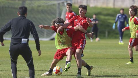 Jairo y Tavares en un entrenamiento en el campo de A G�ndara.