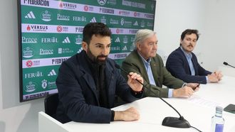 Guillermo Fern�ndez Romo en su presentaci�n de este martes en la sala de prensa de A Malata. 