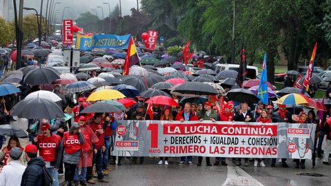 Cientos de personas participan en la manifestacin del 1 de mayo convocada en Mieres en una imagen de archivo