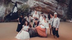 El grupo Mafalda act�a en el festival A Candeloria