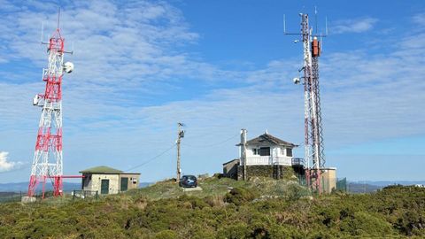 Antenas en Pena Fexa, en Monfero