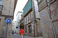 Este edificio de la R�a Longa de Padr�n es uno de los que presenta un estado de ruina total.