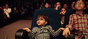 El Sal�n Teatro se llen� ayer para ver el espect�culo �Pedro e o lobo� con Fantoches Baj y la Banda de M�sica de Lal�n. 