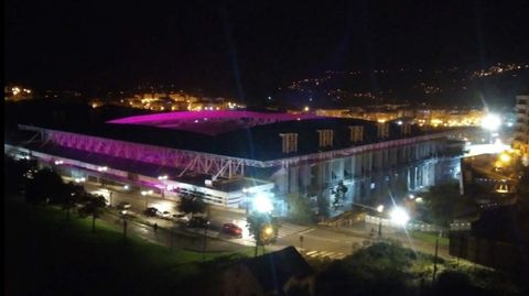 El Carlos Tartiere iluminado por las lmparas LED