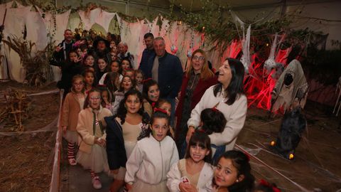 Exposicin de monstruos y fantasmas de la asociacin Alfaia en Ribeira