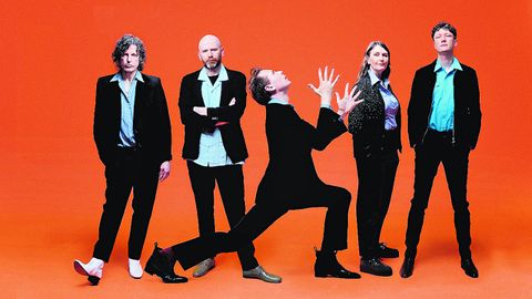 La banda británica Franz Ferdinand, en una imagen promocional. Bob Hardy, el segundo por la izquierda.