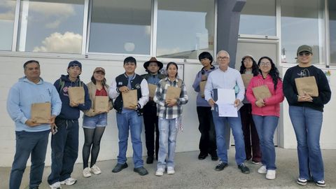 Los integrantes de la delegaci&oacute;n mexicana, con el concejal de Desenvolvemento Local de San Sadurni&ntilde;o