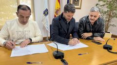 Martnez, Romero y Fajardo, en la firma del convenio.