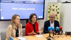 Paula Ura, Directora Xeral de Enerxas Renovables, ngeles Vzquez, Conselleira de Medio Ambiente e Cambio Climtico y Juan Taboada, de MeteoGalicia, ayer durante la presentacin.