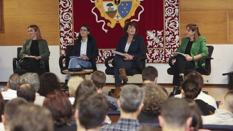Maite Flores, Rosa Crujeiras, Alba Nogueira y Mara Jos Lpez Couso, esta tarde en el primer debate de estas elecciones