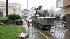 Las obras para peatonalizar el lateral de la plaza del parque comenzaron este lunes en A Coru�a