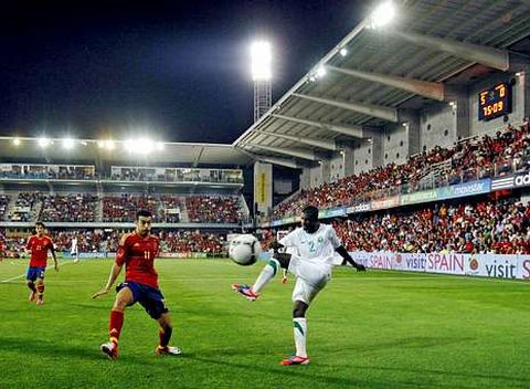 El grueso del consumo el�ctrico del estadio se debe a la potente iluminaci�n del campo.