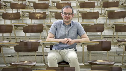 Marcos es profesor de la Facultad de Econ�micas de la USC