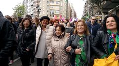 Carmela Silva, con su madre, en la manifestacin del Da de la Mujer del ao 2018, en Vigo.