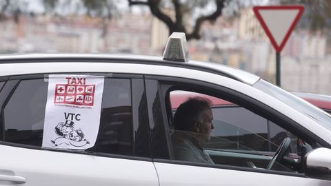 Protesta de los taxistas coru&ntilde;eses contra los VTC