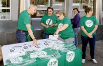 Los desahuciados han iniciado una campa�a informativa en Salceda.