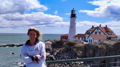 Mar�a Eugenia, junto al faro de Portland, uno de los m�s representativos del estado de Maine, al que suele ir con su marido en bicicleta
