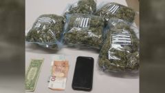 Las bolsas de marihuana encontradas en el coche