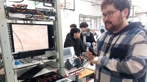 Un armario de servidores inform�ticos que se expone en la muestra