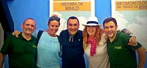 Mirian Daz Aroca y Belinda Washington, un verano ms visitaron el restaurante A Cofrada de Rinlo.