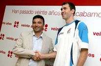 Ben Dewar fue presentado en las instalaciones del Grupo Cenor en Novo Milladoiro.