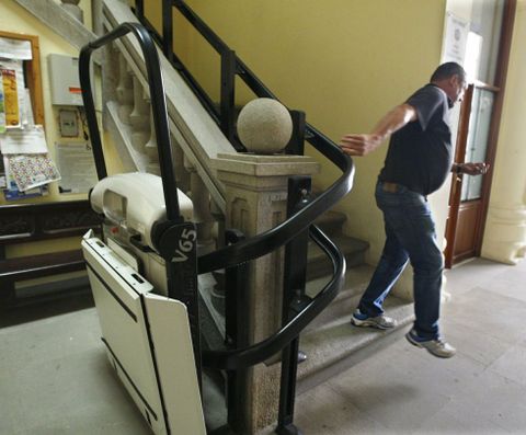 La plataforma elevadora no funciona desde hace a�os. 