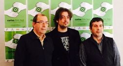 Luis Miguel Rosales, en el centro, dirige el festival del Liceo. 