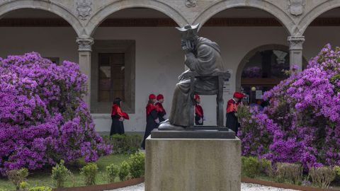 La USC, en la foto el claustro de Fonseca, mantiene su posicin en el 2025
