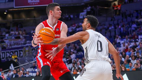 Danko Brankovic, p&iacute;vot del Breog&aacute;n, en la victoria del equipo lucense contra el Real Madrid en el Movistar Arena de Madrid en la Liga Endesa 2025-2026.