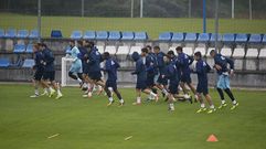 Requexon Real Oviedo Horizontal.Los futbolistas corren durante el entrenamiento de hoy
