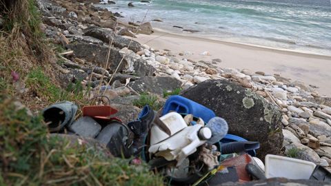 VERTEDEROS  INCONTROLADOS EN LA COMARCA DEL BARBANZA