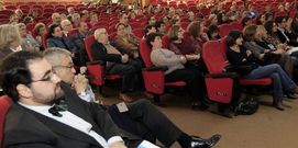 P�blico, la mayor�a pacientes, que asistieron ayer a las charlas.