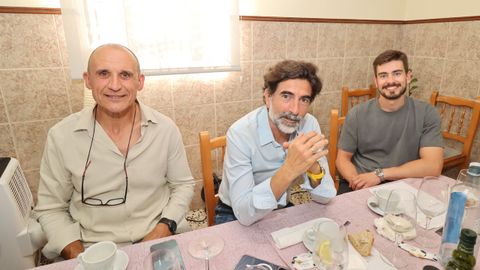 COMIDA DE DESPEDIDA A JAVIER MARCOS BARREIRO, JEFE DE ESCUADRON DE VIGILANCIA AEREA DEL BARBANZA EN EL RESTAURANTE BENJAM�N DE ROIS