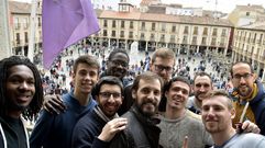Los jugadores del Palencia celebran su campeonato en LEB Oro y su ascenso a ACB