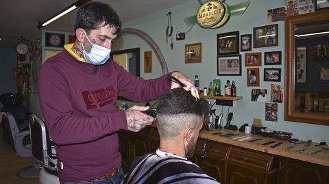 Primer da sin la obligatoriedad de la mascarilla en interiores en Pontevedra