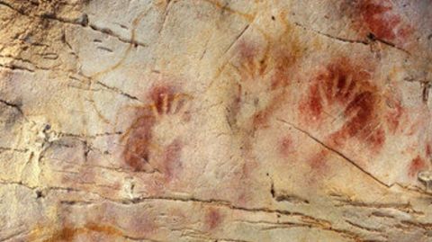 Panel de las manos en la cueva de El Castillo (Cantabria), de m�s de 40.000 a�os de antig�edad