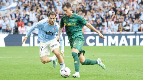 El jugador del Celta Javi Rueda, durante el partido ante el Betis.