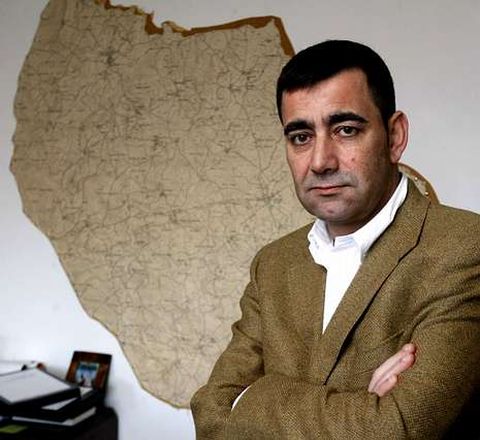 El alcalde asegura que ya es funcionario desde hace 30 a�os.