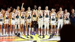 La plantilla de la selecci�n espa�ola posa con el bronce logrado en el Mundial de Alemania.