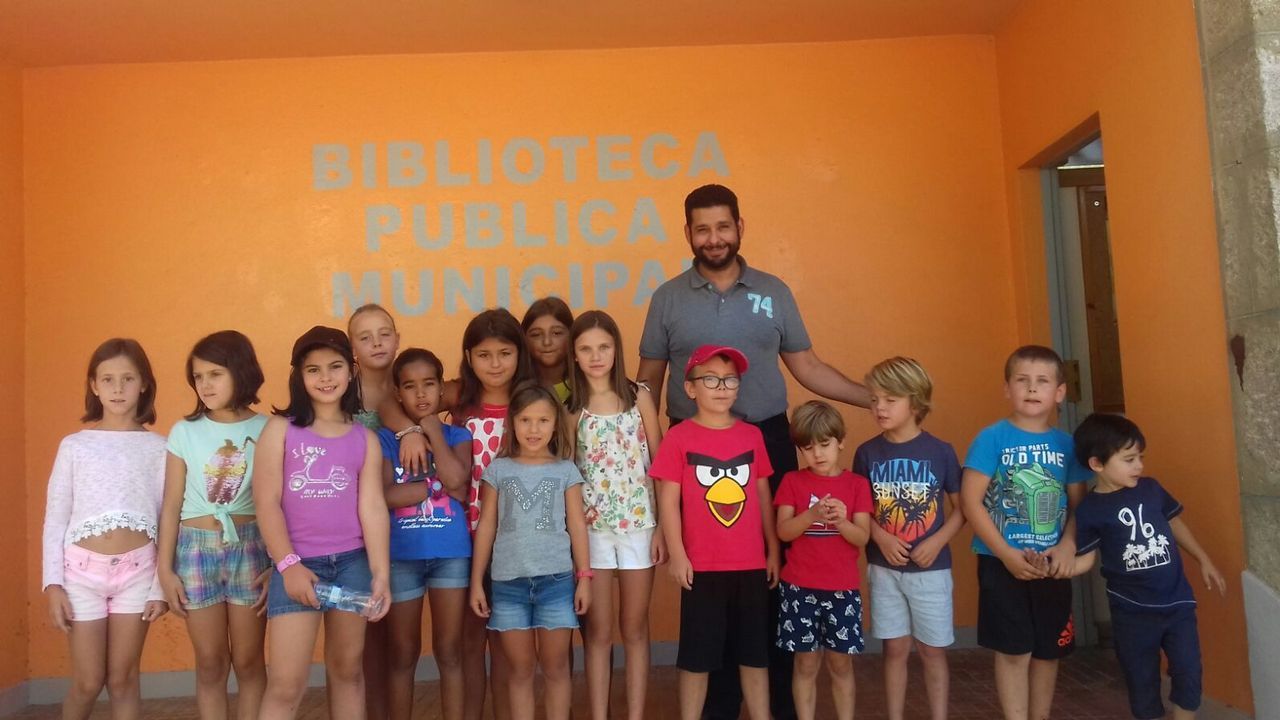 Diplomas para los niños de Bande que hicieron actividades en el aula CeMit