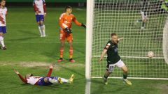 Carlos Vicente adelant� al Racing en el minuto 40 de la primera parte.