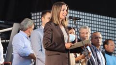 Lara M�ndez dando el preg�n de las fiestas de su barrio