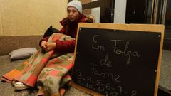 Mara del Mar Segundo pas la primera noche en huelga de hambre junto a los Juzgados de Viveiro