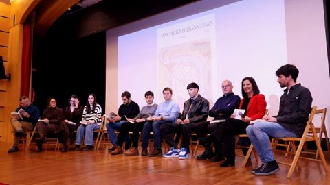 En la presentaci�n del Anuario Brigantino quisieron darle protagonismo a los autores.