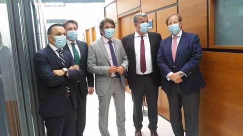 Jose �lvarez Almeida, presidente de OTEA; Jorge Marichal, presidente de CEHAT; Fernando Corral, vicepresidente de OTEA; Felipe Sordo, miembro del Comit� Ejecutivo de CEHAT e integrante de OTEA; y Ram�n Estalella, secretario