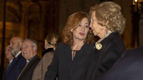 La reina Sof�a y Armengol
