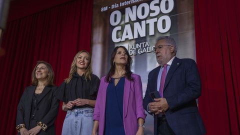 Las conselleiras ngeles Vzquez, Fabiola Garca y Mara Martnez con Miguel Santalices.