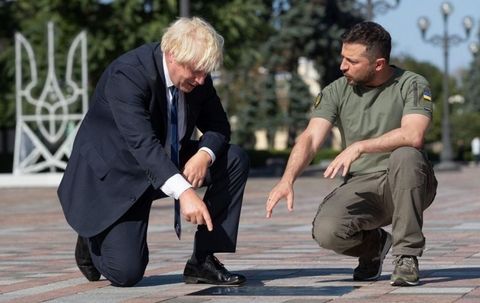 El primer ministro brit�nico, Boris Johnson, y el presidente de Ucrania, Volod�mir Zelenski, el pasado 24 de agosto, durante una visita del �premier� a Kiev