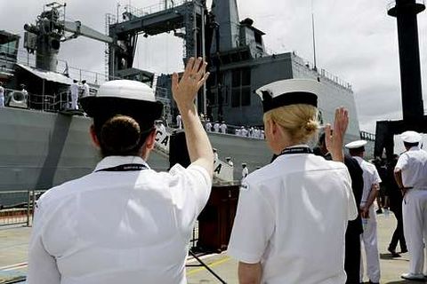 Despedida al �Cantabria� en el muelle de cruceros de S�dney.