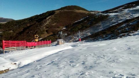 Pajares con las primeras nevadas del otoo